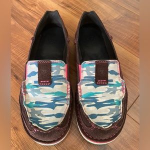 Super cute Ariat Loafers sz 7, suede leather and canvas uppers